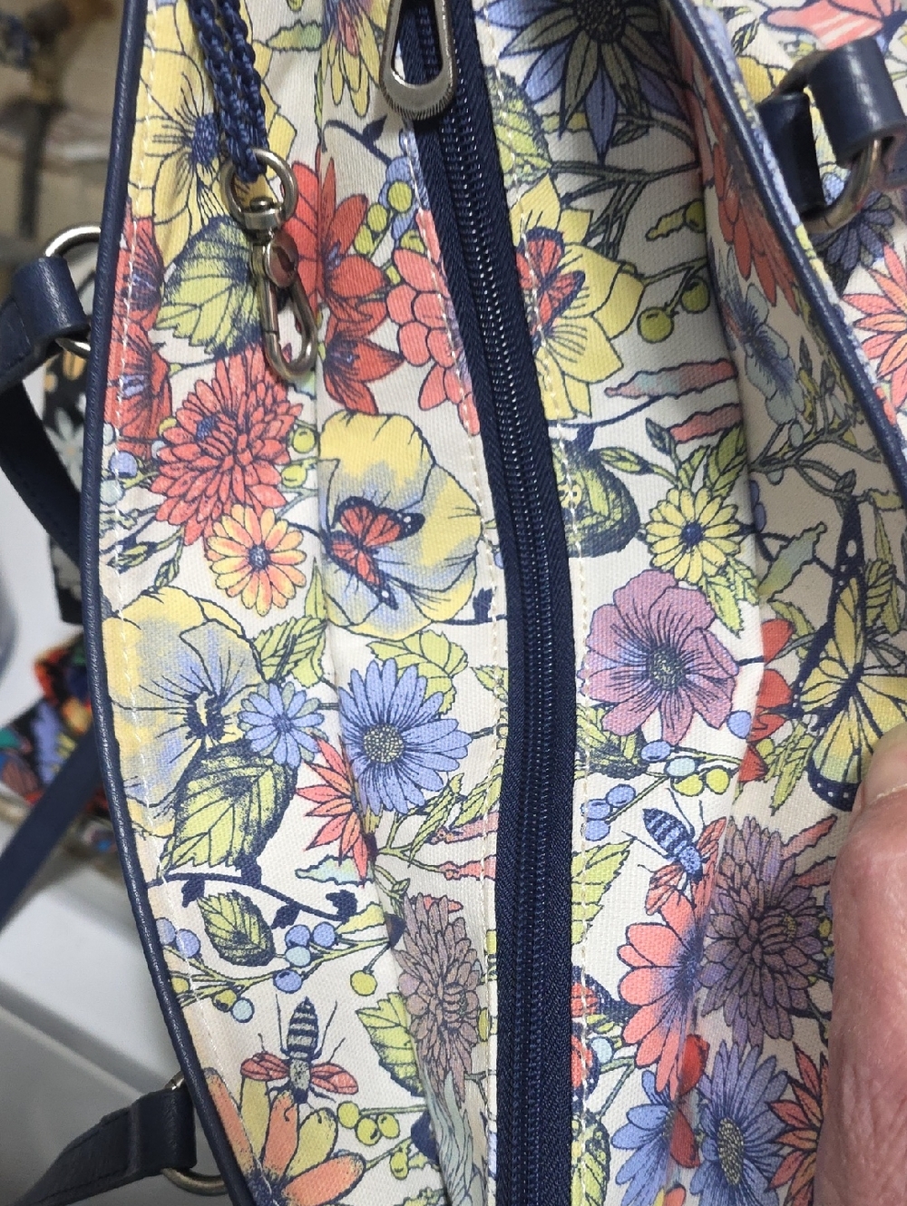 Sak Roots Embroidered Floral Straw Tote Bag in Natural with Navy Trim - Picture 5 of 9